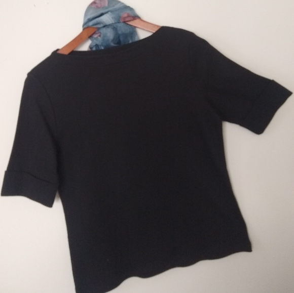 Shaped Lione Knit Tee in Apple Blossoms-Black